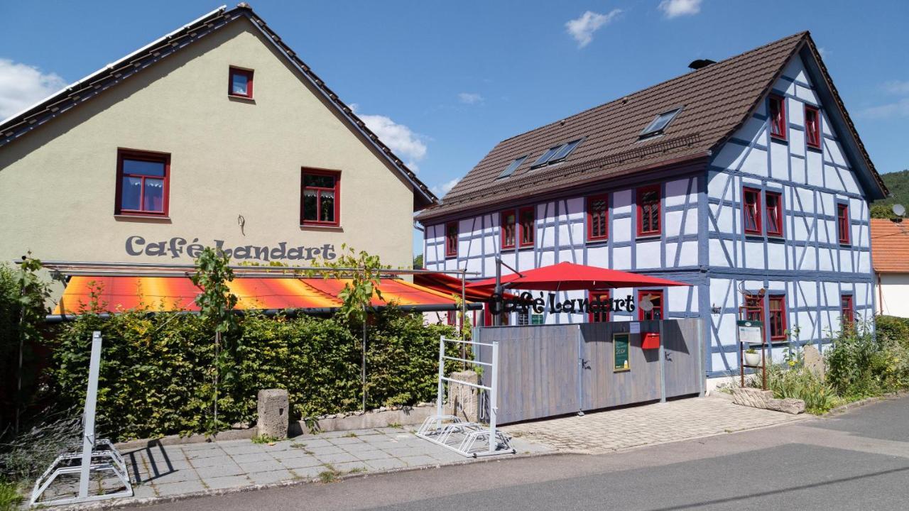 Апартаменты Cafe Landart Im Thueringer Finistere Plaue  Экстерьер фото