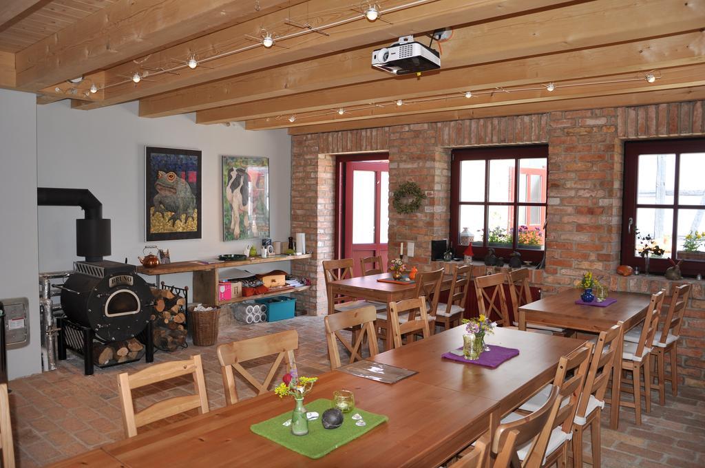 Апартаменты Cafe Landart Im Thueringer Finistere Plaue  Экстерьер фото