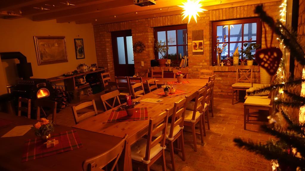 Апартаменты Cafe Landart Im Thueringer Finistere Plaue  Экстерьер фото