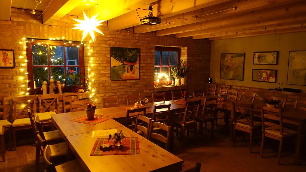 Апартаменты Cafe Landart Im Thueringer Finistere Plaue  Экстерьер фото