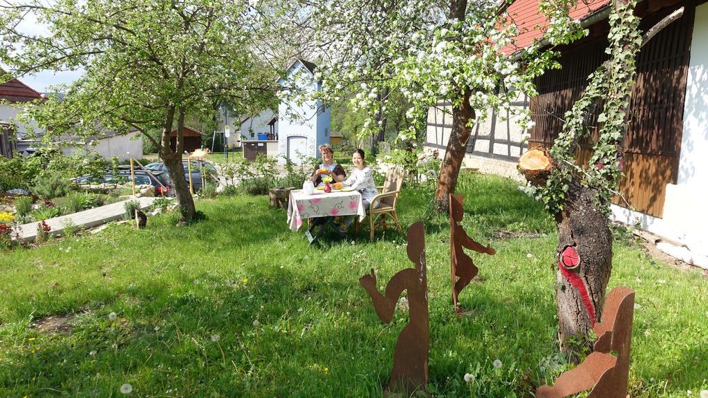 Апартаменты Cafe Landart Im Thueringer Finistere Plaue  Экстерьер фото